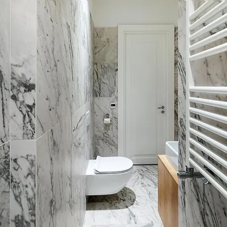 Bright & Modern In Historic Raina Blvd Building I Near Park & Old Town Apartamento Riga
