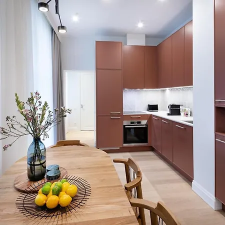 Bright & Modern In Historic Raina Blvd Building I Near Park & Old Town Apartamento
