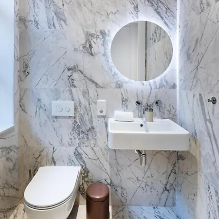 Bright & Modern In Historic Raina Blvd Building I Near Park & Old Town Apartamento