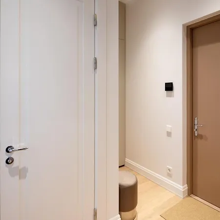 Apartamento Bright & Modern In Historic Raina Blvd Building I Near Park & Old Town