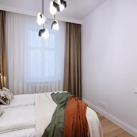 Bright & Modern In Historic Raina Blvd Building I Near Park & Old Town Apartamento