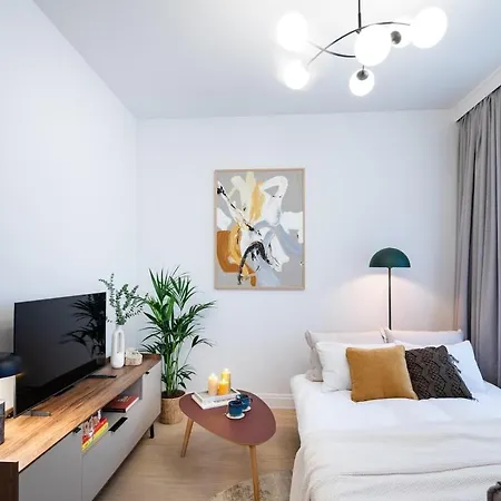 Apartamento Bright & Modern In Historic Raina Blvd Building I Near Park & Old Town Riga