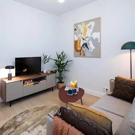 Apartamento Bright & Modern In Historic Raina Blvd Building I Near Park & Old Town *