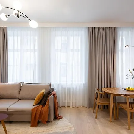 דירה Bright & Modern In Historic Raina Blvd Building I Near Park & Old Town