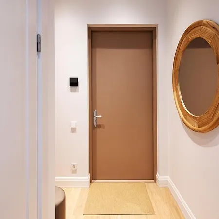 דירה Bright & Modern In Historic Raina Blvd Building I Near Park & Old Town